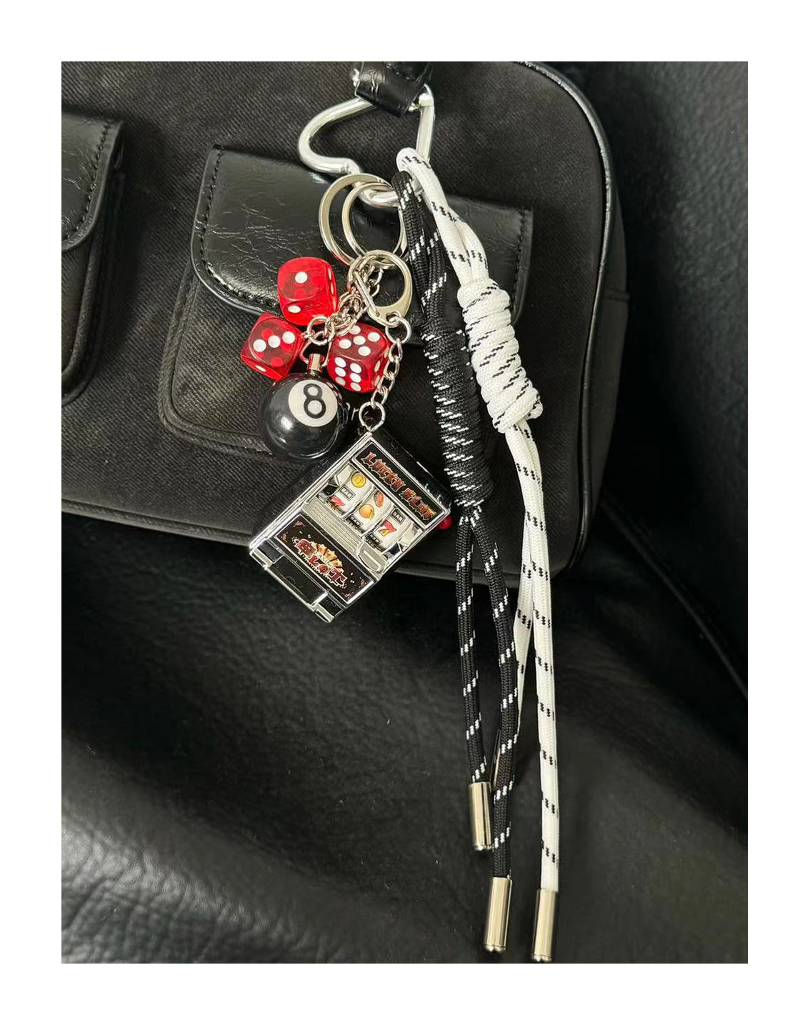 Game console black 8 black and white rope（Silver heart clasp）